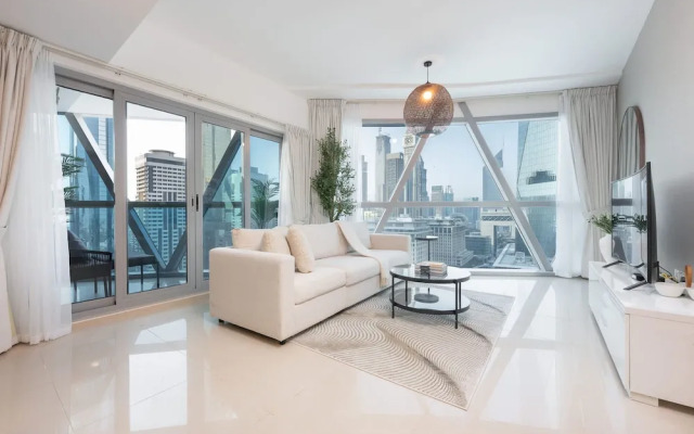 Well-furnished 3 Bedroom in Park Towers Difc