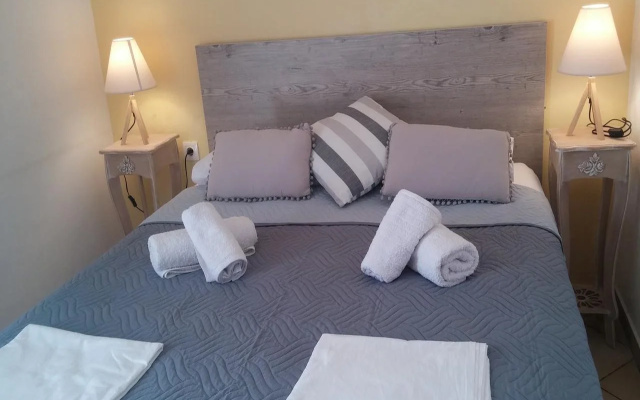 Kasteli Studios & Apartments