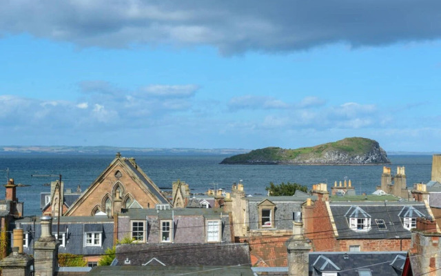 Forthview - Traditional 2 Bedroom Apartment