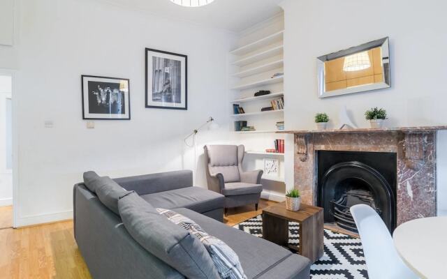 2 Bedroom Flat in West Kensington