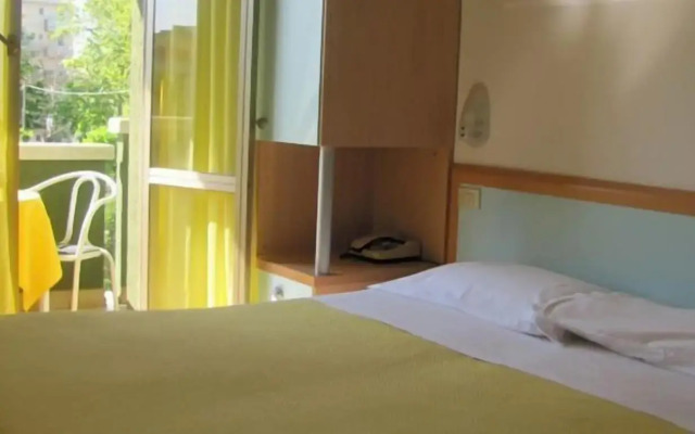Hotel Etna