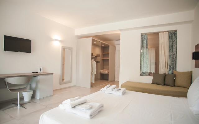 Luna Minoica Suites and Apartments