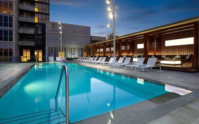 N2N Suites - Heart of the City - Downtown Suite offered by Short Term
