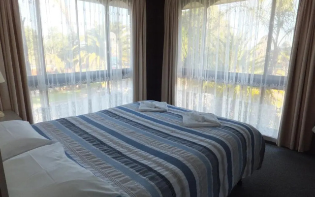 Paradise Holiday Apartments
