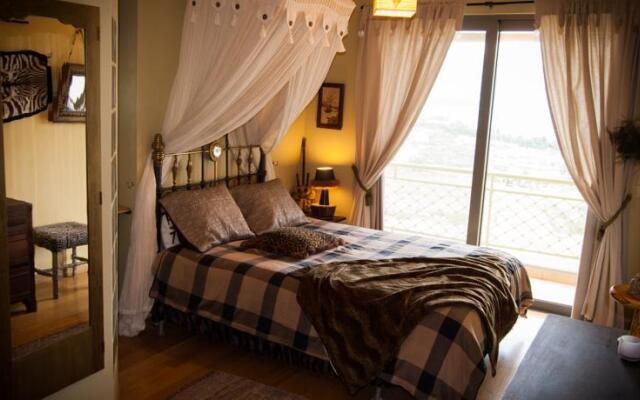 Apopsis Zoy's Guest House