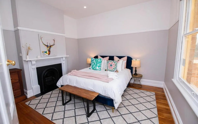 The Byng House Grand and Central, Entertain 12 – Guest Rooms – Orange