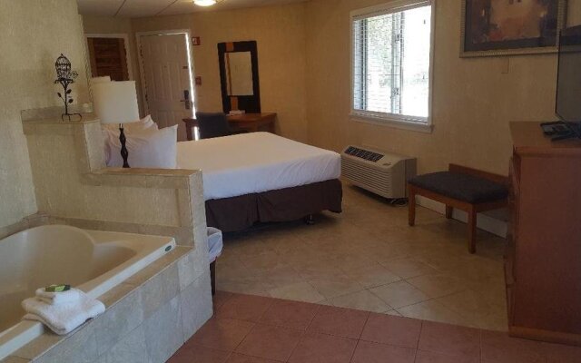 Cedar Park Whirlpool Suites