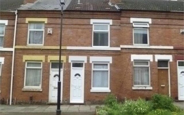 Modern 3-bed, 4 Bath House in Coventry City Centre