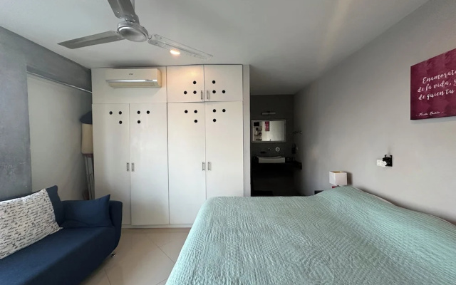 2BR Penthouse with Rooftop Pool