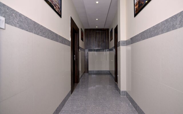 OYO 16577 Hotel Rajshree
