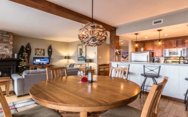 L'Altitude - Tremblant Sunstar