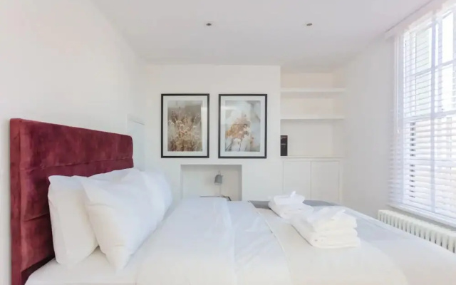 Unique and Sun Filled 2 Bedroom Flat With Balcony -hackney