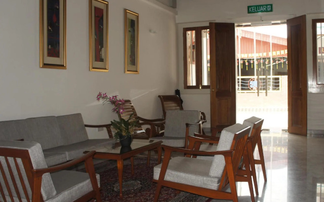 Heeren Palm Suites