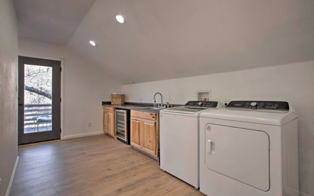 Medicine Park Cabin w/ Mountain Views!