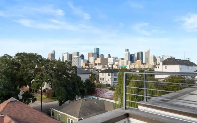 Downtown Houston 3BR Bachelorette Escape