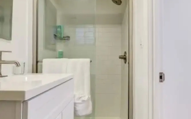 Private Studio in Serene DC Neighborhood