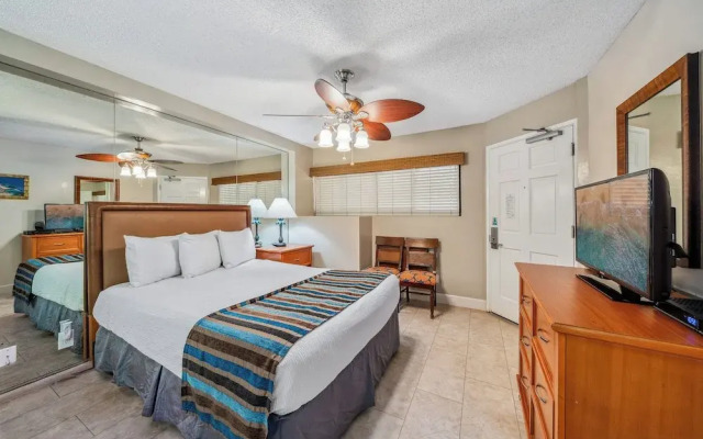 Petite Retreat at Kahana Falls