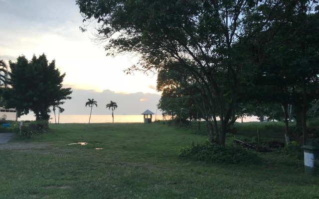 Baan Dhewaran Beachfront Villa