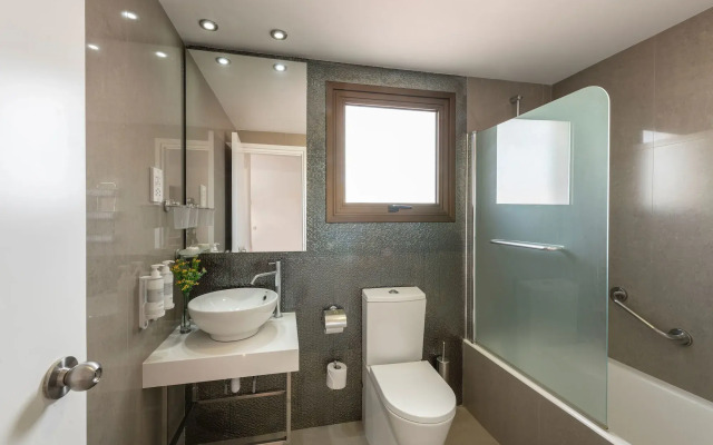 King Jason Paphos - Designed for Adults By Louis Hotels