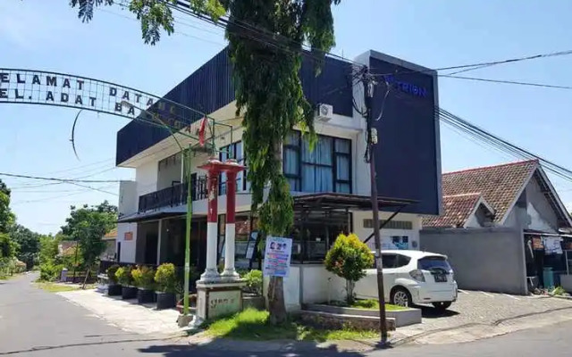 Trion Syariah near Stasiun Banyuwangi