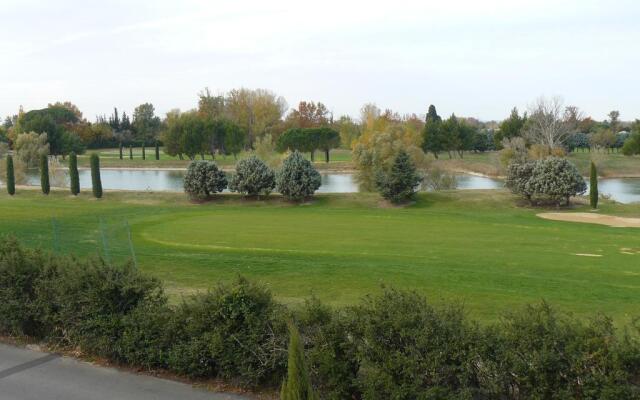 ResidHotel Golf Grand Avignon