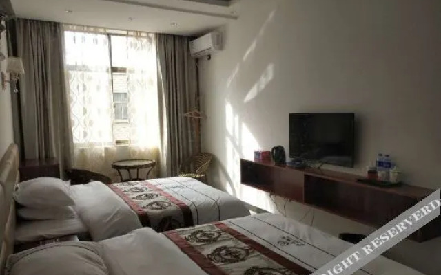 Qujing Shangke Hotel