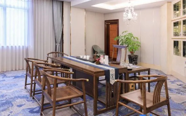 Grand Honor Hotel