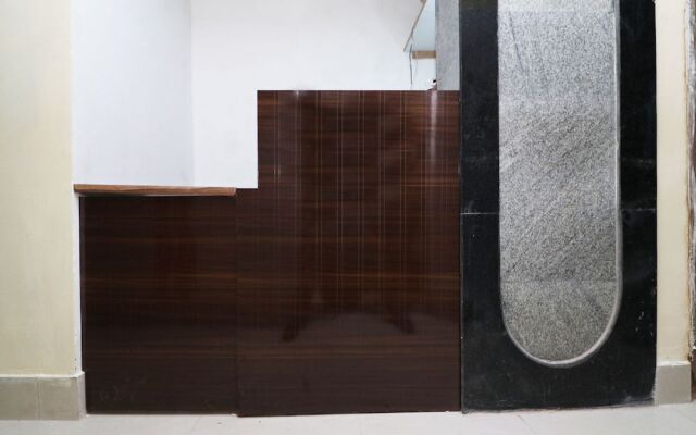 OYO 16356 Studio Lake View
