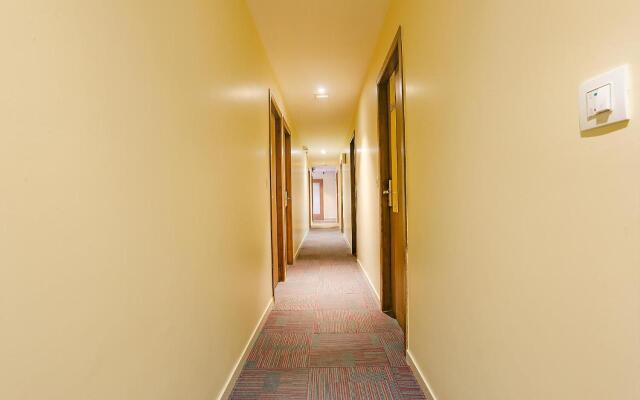 Fabhotel Royal International