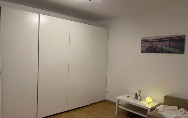 Gold Luxury Apartment Close to Presidential Palace