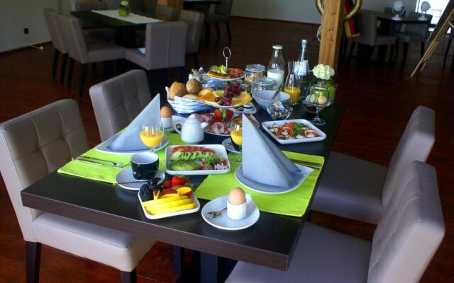 Fast Lane Hotel