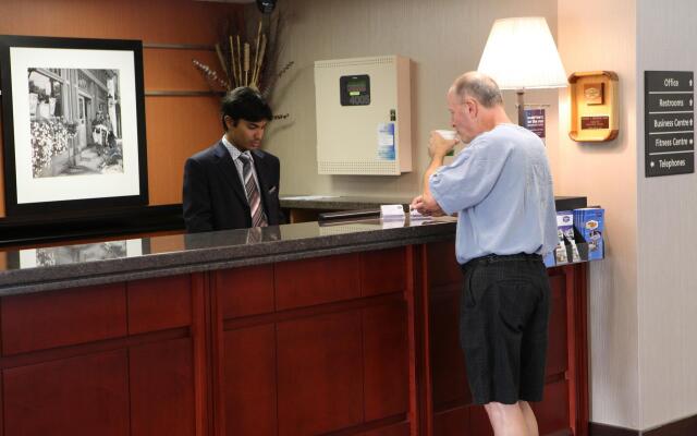 Country Inn & Suites By Radisson, Toronto Mississa