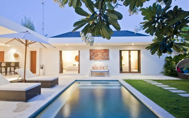 Villa Bugis Kayu Aya Seminyak