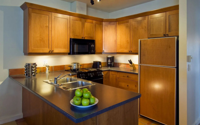 Waters Edge Shoreside Suites