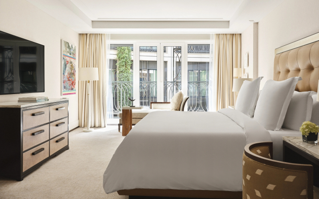 Отель Four Seasons Hotel Madrid