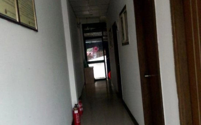Chunrong Hostel