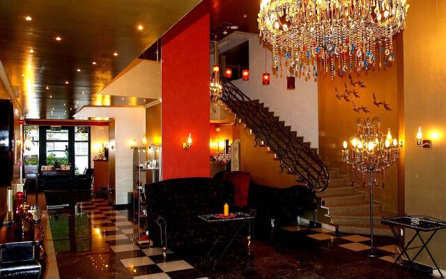 Delphi Art Hotel