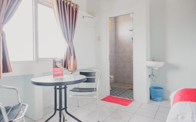 RedDoorz @ Jalan Pangeran Antasari Lampung 2