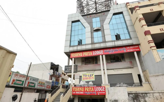 Vishnu Priya Residency By OYO Rooms