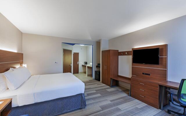 Holiday Inn Express Hotel & Suites Dallas Lewisville by IHG