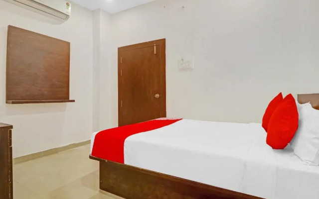 OYOFlagship 80467H Hotel R Square