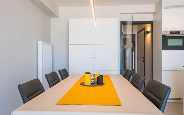 Spacious Apartment With View