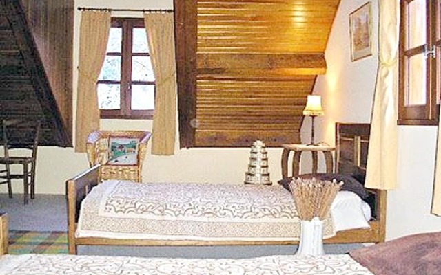Villa With 4 Bedrooms in Saint-pierre-des-tripiers, With Wonderful Lak