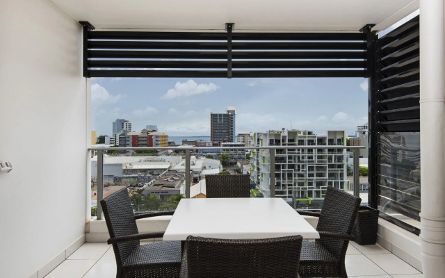 Darwin Executive Suites & FREE CAR