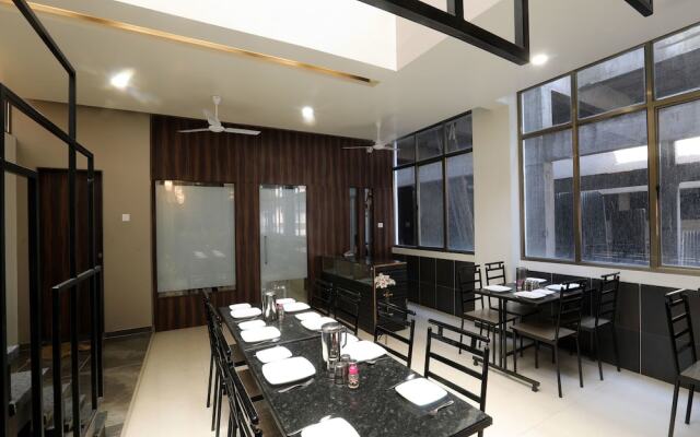 OYO 12844 Sri Sai Suites