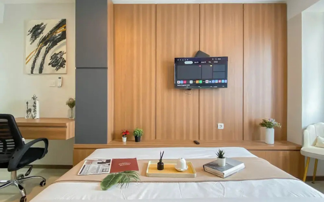 Wooden Space Studio At Meikarta Apartment