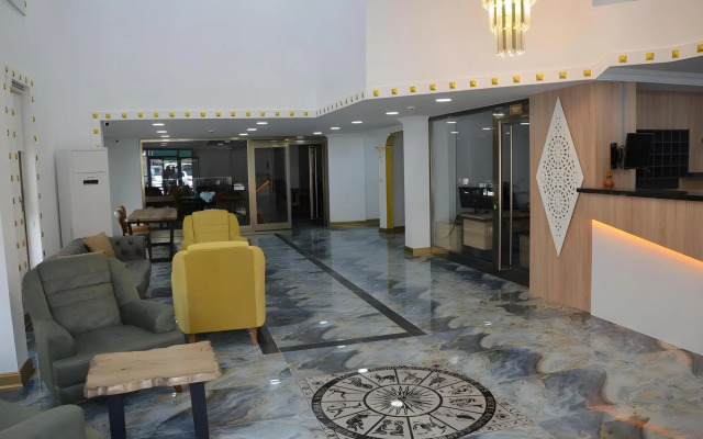 Piyes Otel
