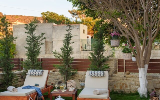 Tarsia Homes & Suites