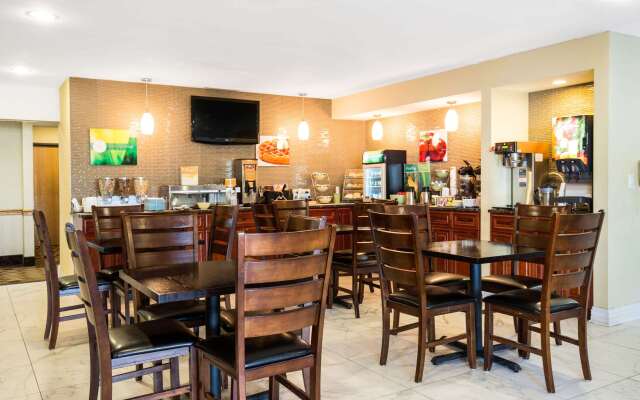 Quality Inn Monee I-57