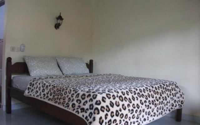 Tude's Family Homestay